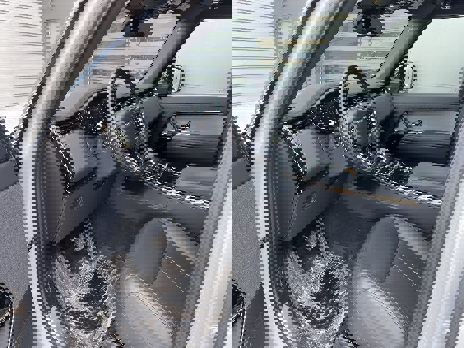 Used 2024 Land Rover Range Rover Sport SE image 19