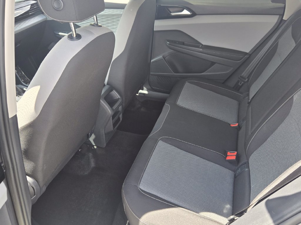 Certified 2024 Volkswagen Taos S FWD image 11