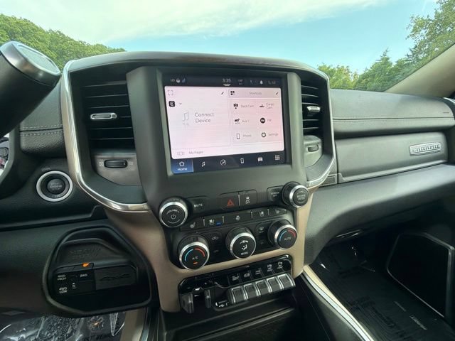 Used 2022 RAM 3500 Laramie AWD/4WD image 22