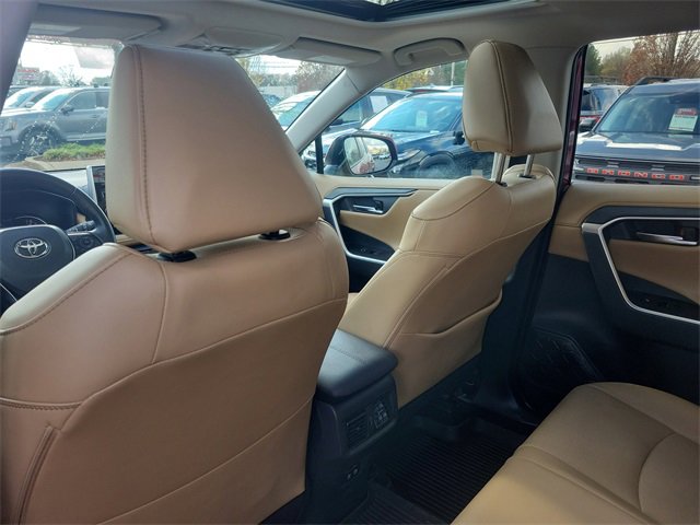 Used 2019 Toyota RAV4 Limited image 13