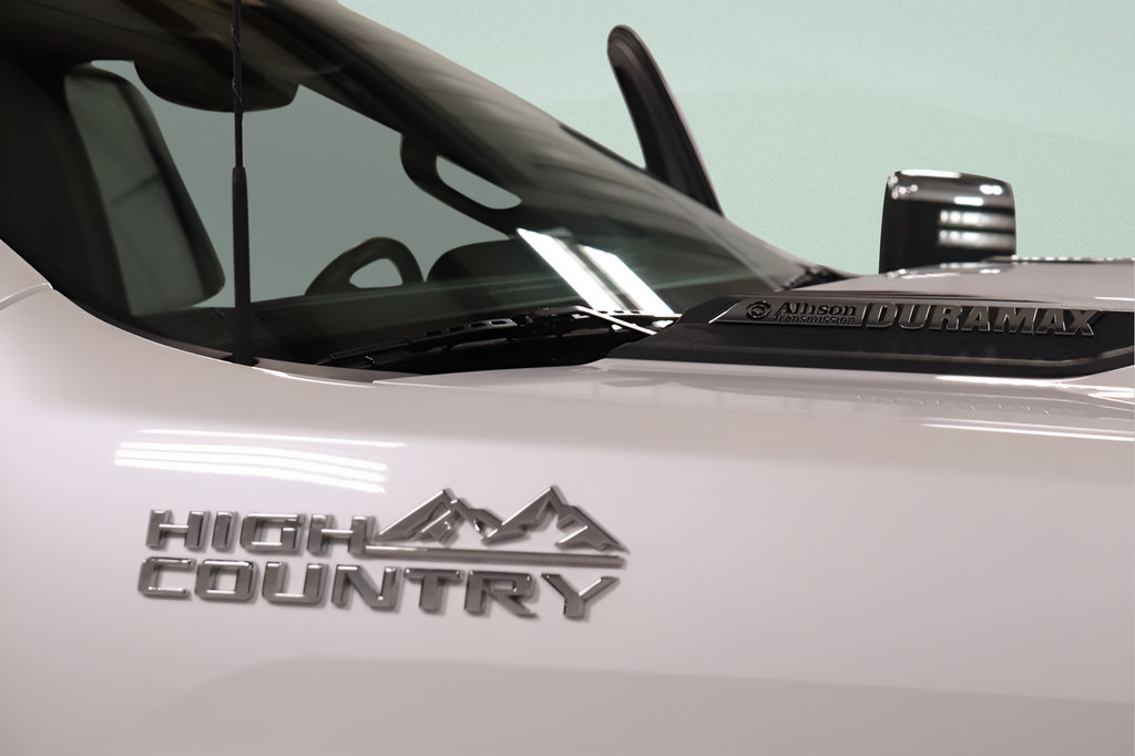Used 2024 Chevrolet Silverado 2500 High Country w/ High Country Premium Package AWD/4WD image 29