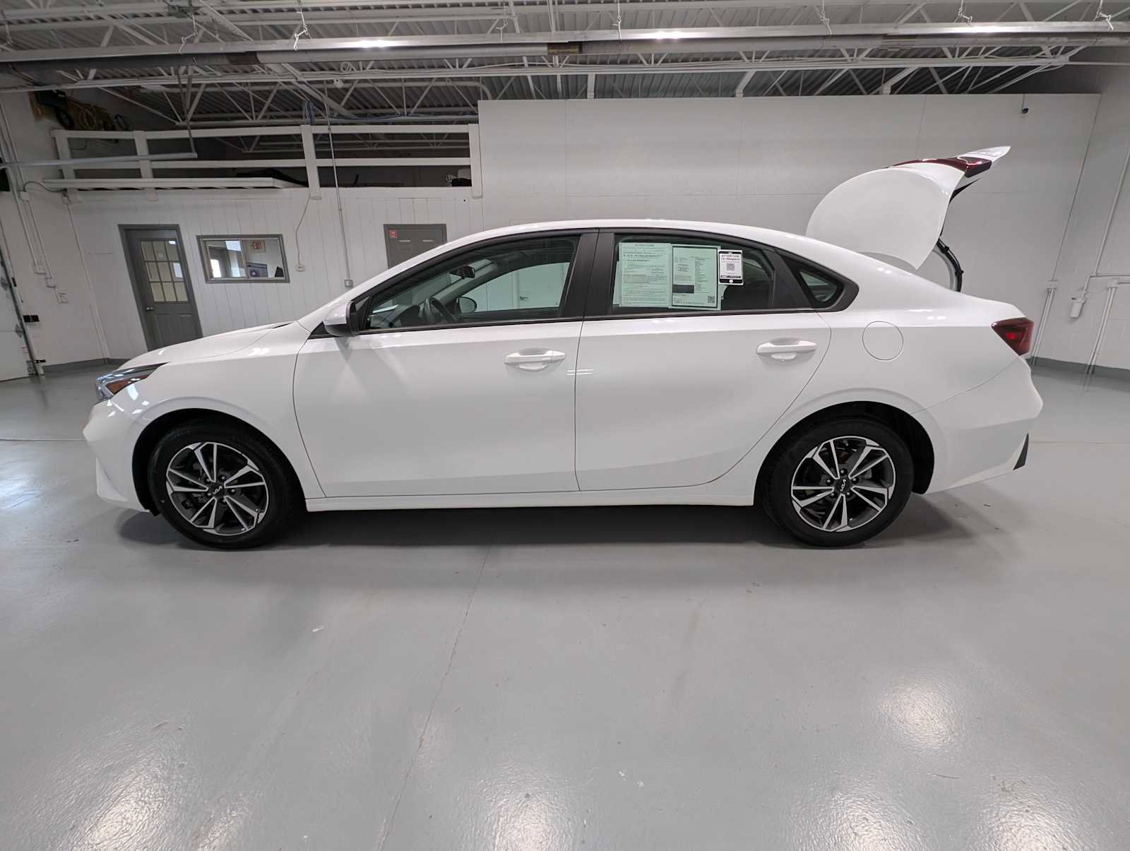 Certified 2023 Kia Forte LXS FWD image 12