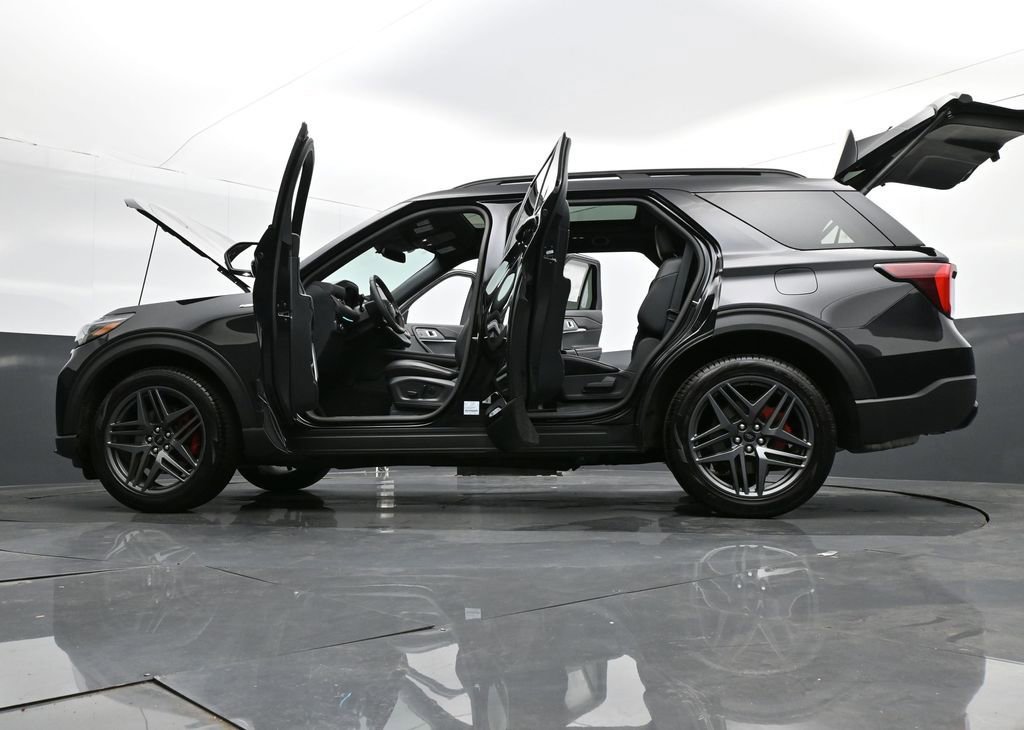 New 2025 Ford Explorer ST-Line w/ Premium Package image 40