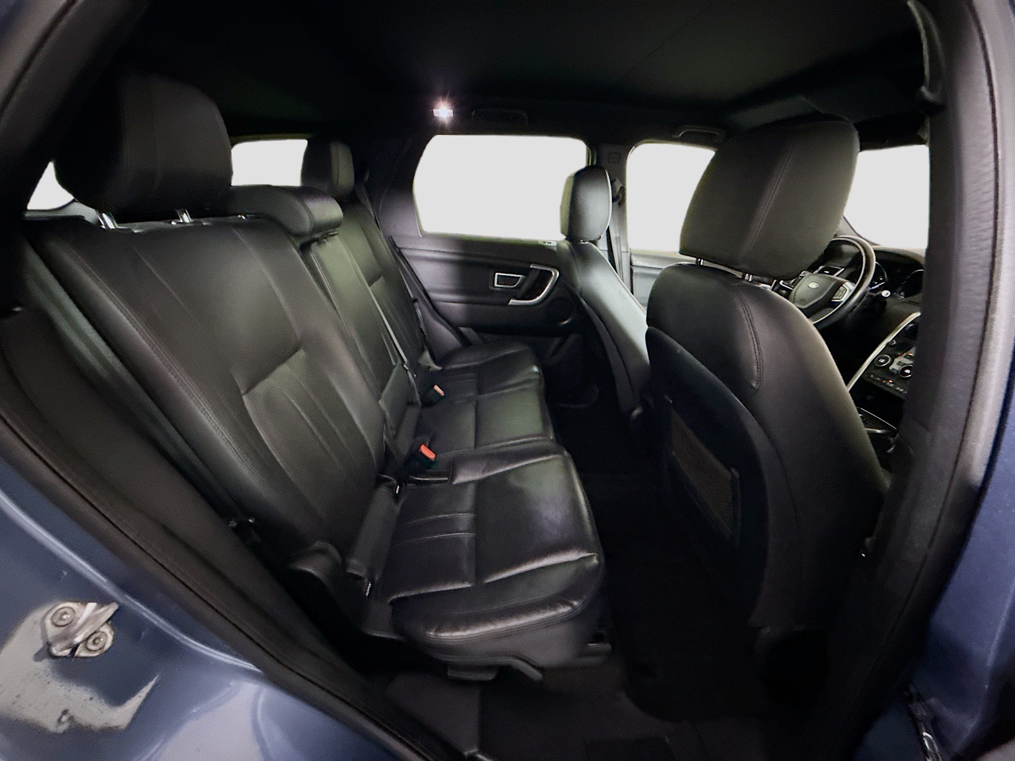 Used 2019 Land Rover Discovery Sport HSE AWD/4WD image 27