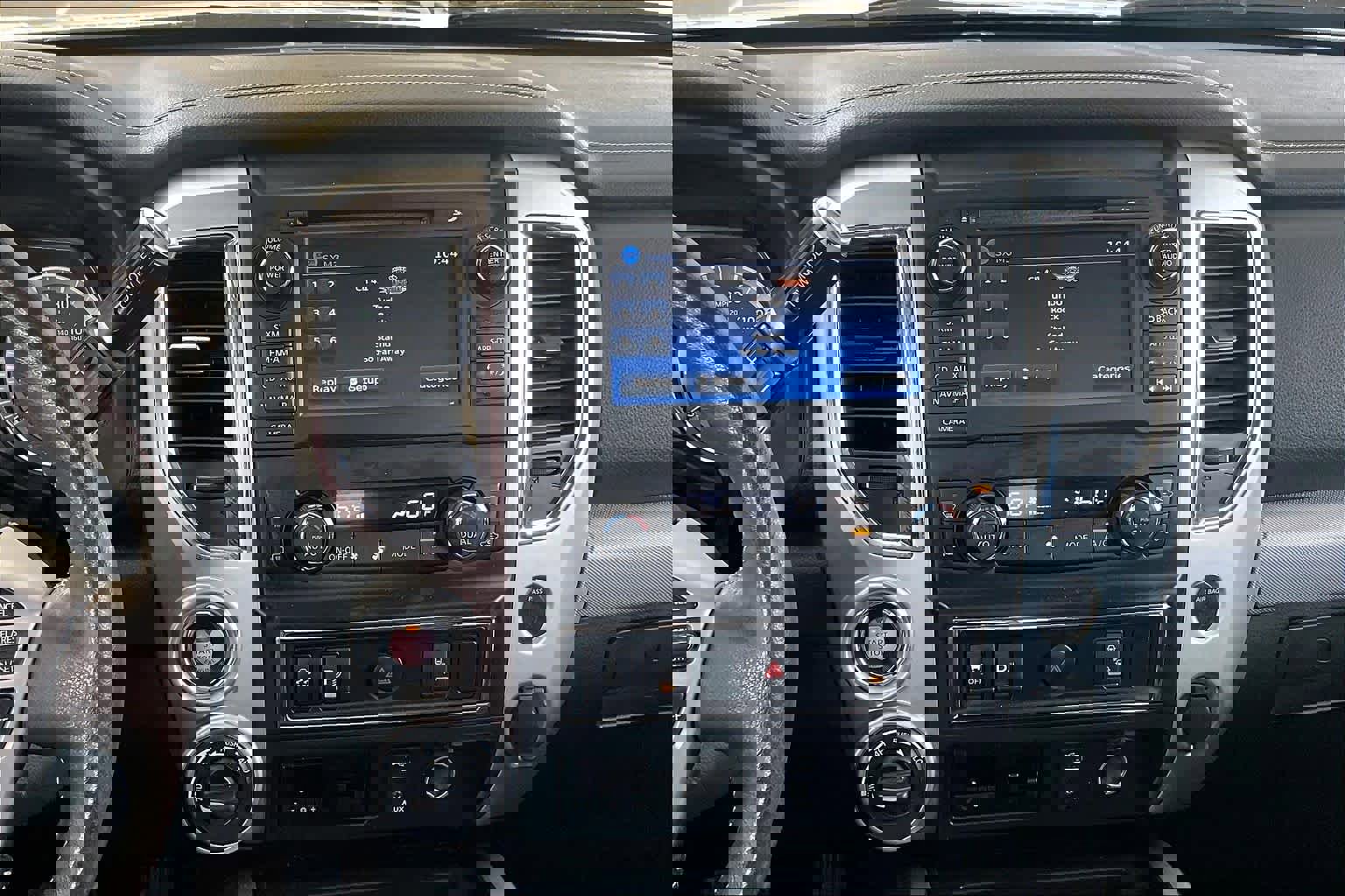 Used 2017 Nissan Titan PRO-4X image 7