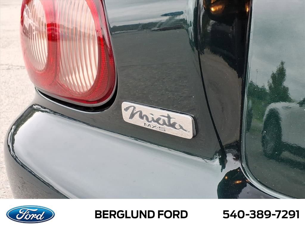 Used 2002 MAZDA MX-5 Miata image 34