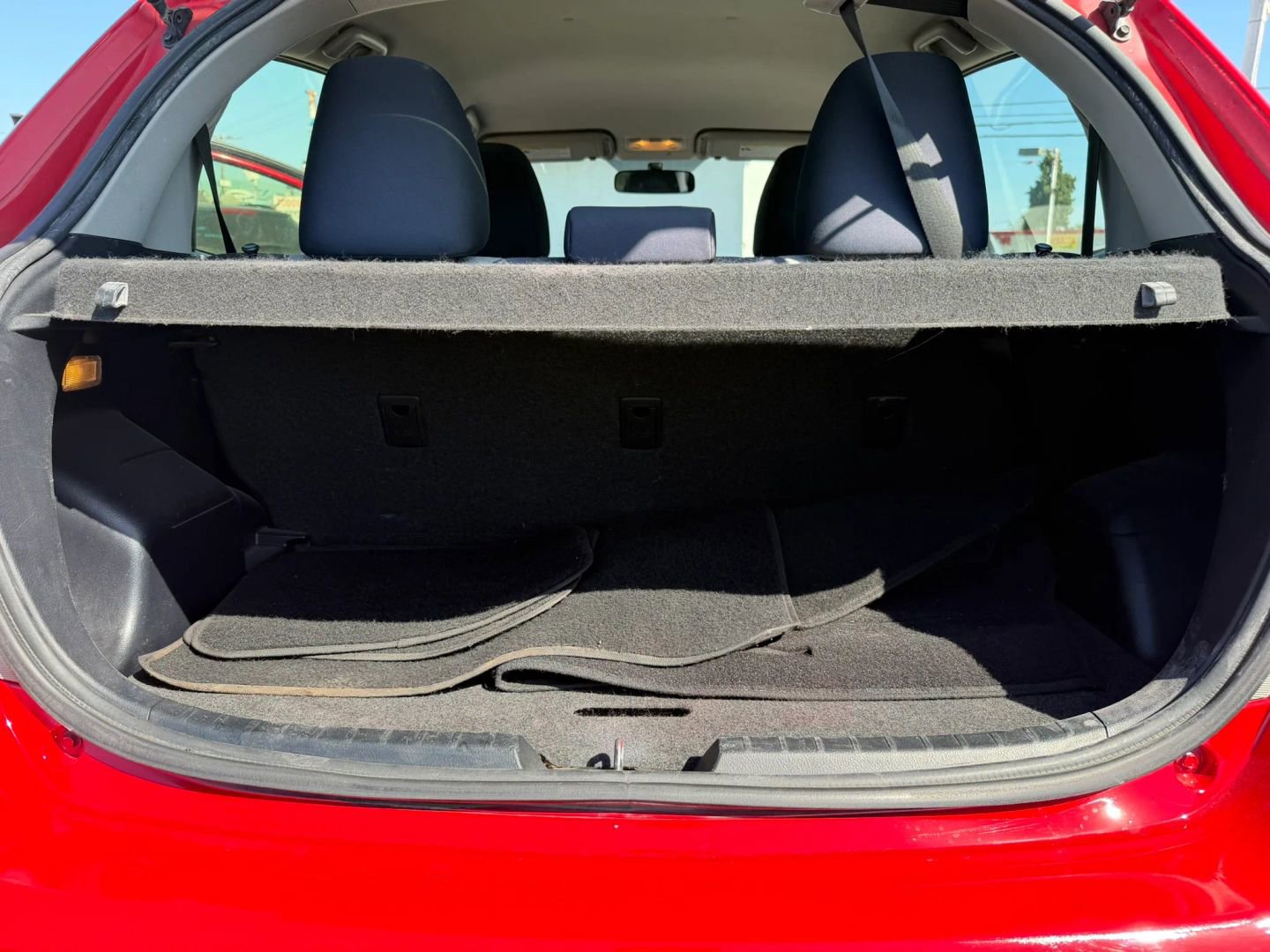 Used 2013 Toyota Yaris L FWD image 14