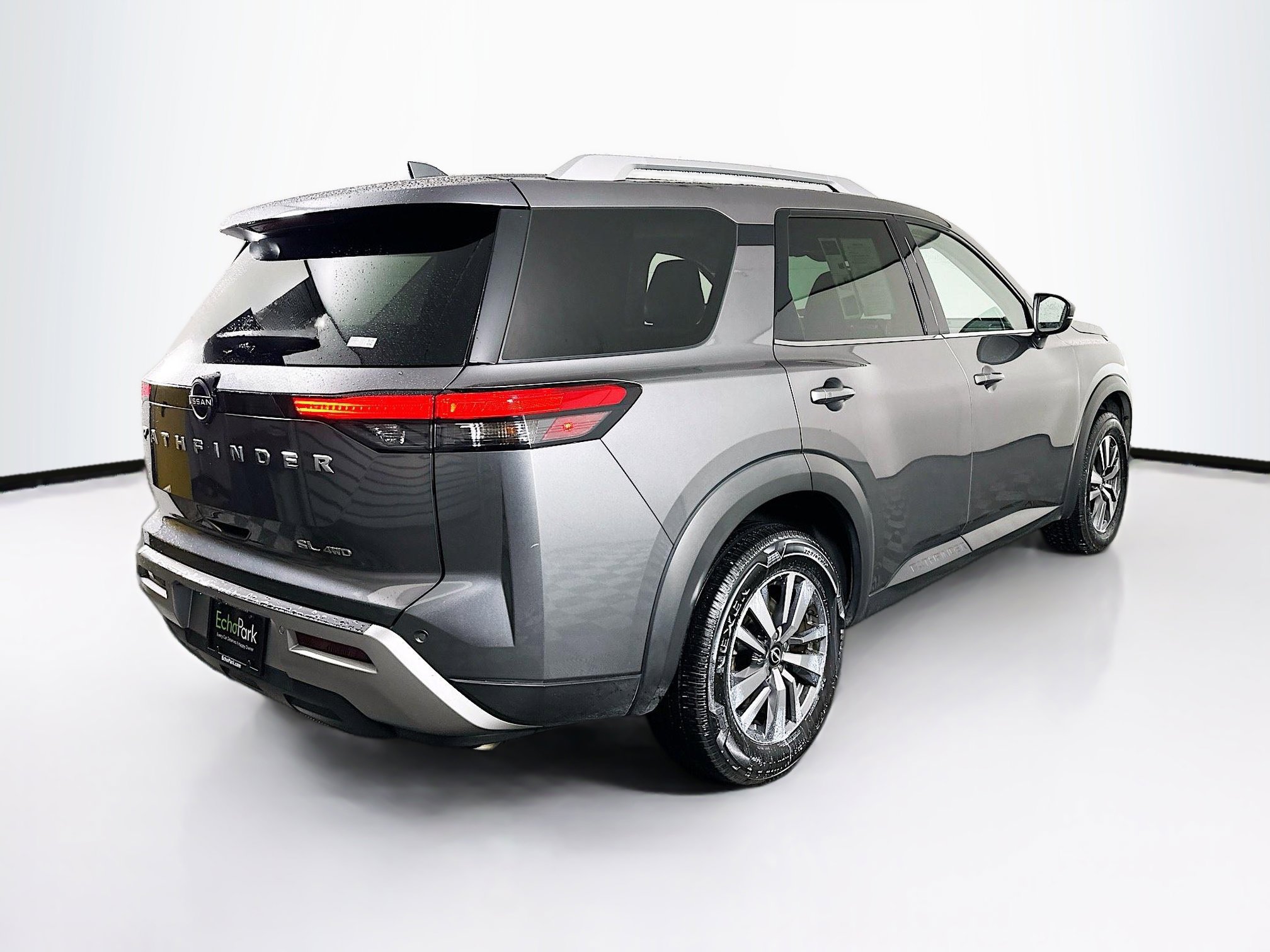 Used 2023 Nissan Pathfinder SL image 9