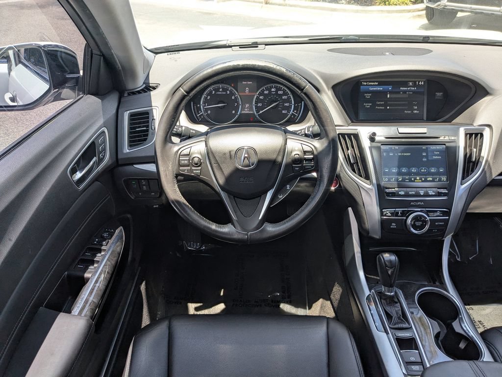 Used 2018 Acura TLX FWD image 3