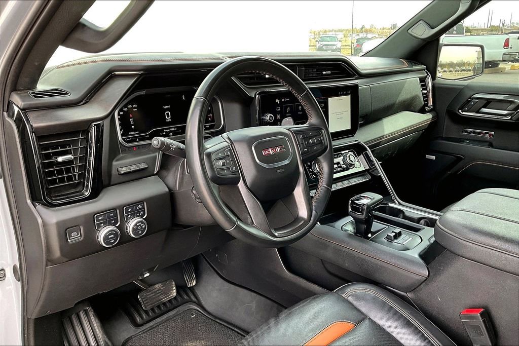 Used 2024 GMC Sierra 1500 AT4 w/ Technology Package AWD/4WD image 16