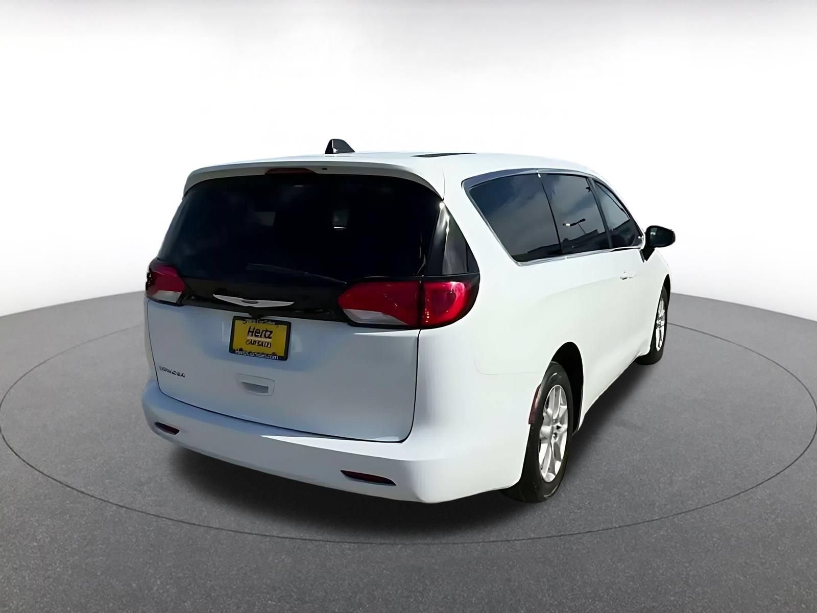 Used 2024 Chrysler Voyager LX FWD image 13