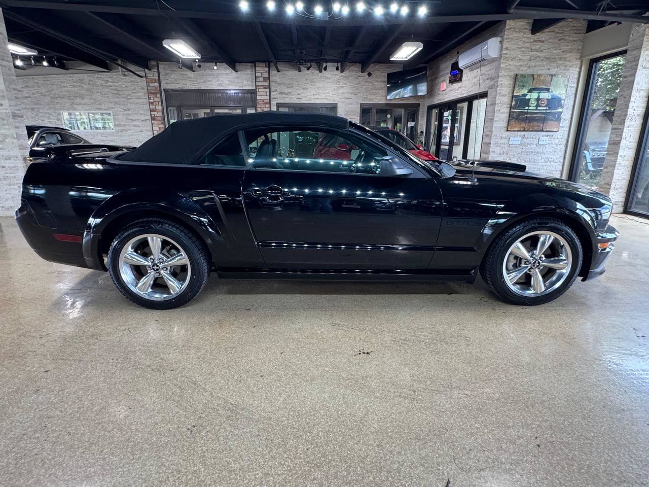 Used 2008 Ford Mustang GT RWD image 8