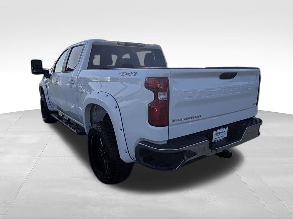Used 2023 Chevrolet Silverado 1500 LT AWD/4WD image 12
