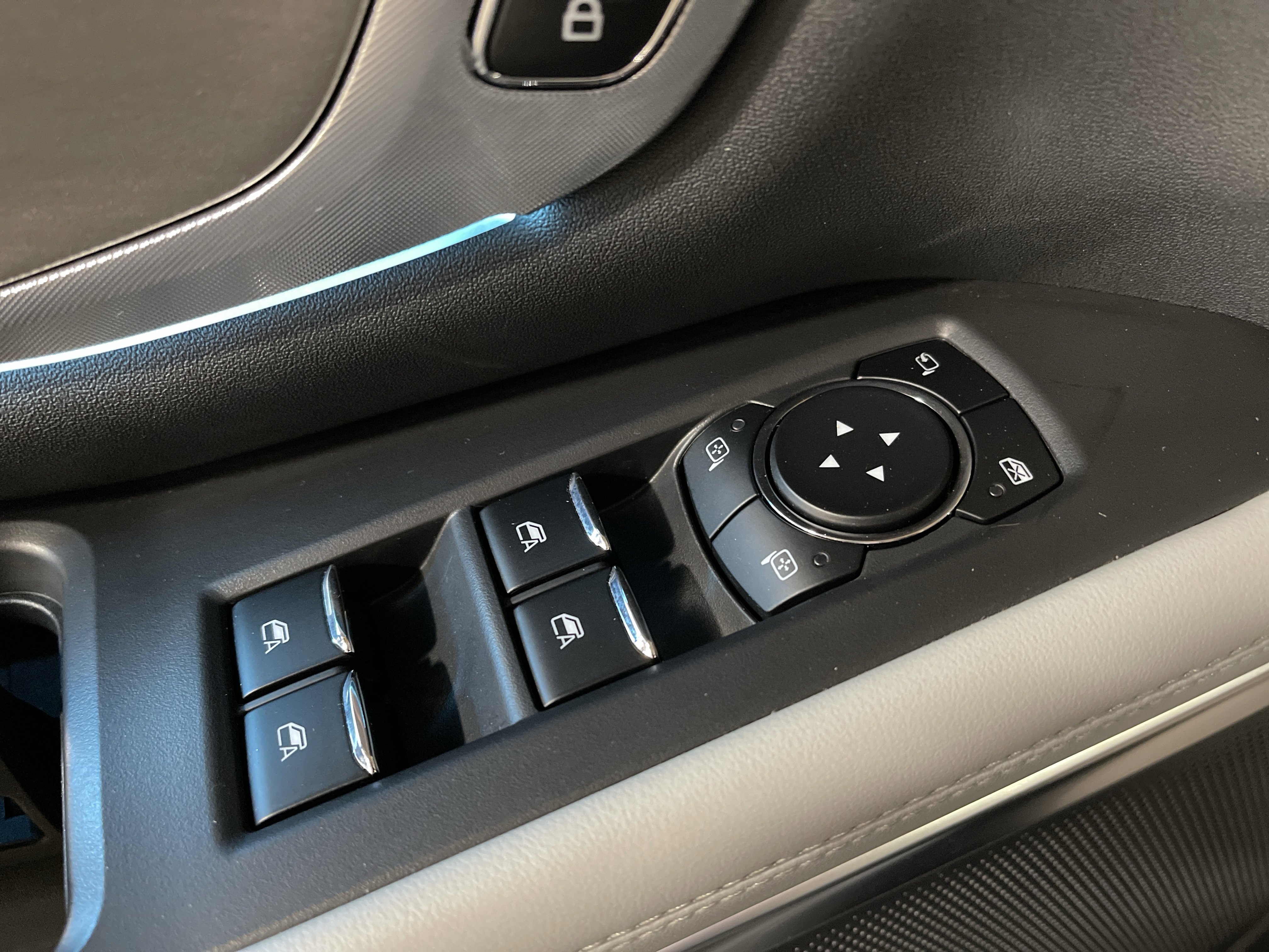 Used 2025 Ford Expedition Max Platinum image 9