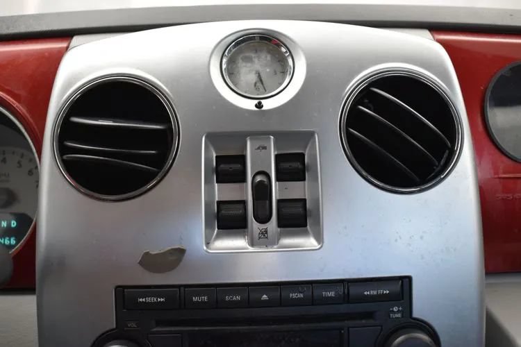 Used 2009 Chrysler PT Cruiser FWD image 24