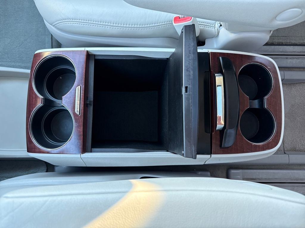 Used 2012 Toyota Sienna XLE image 29