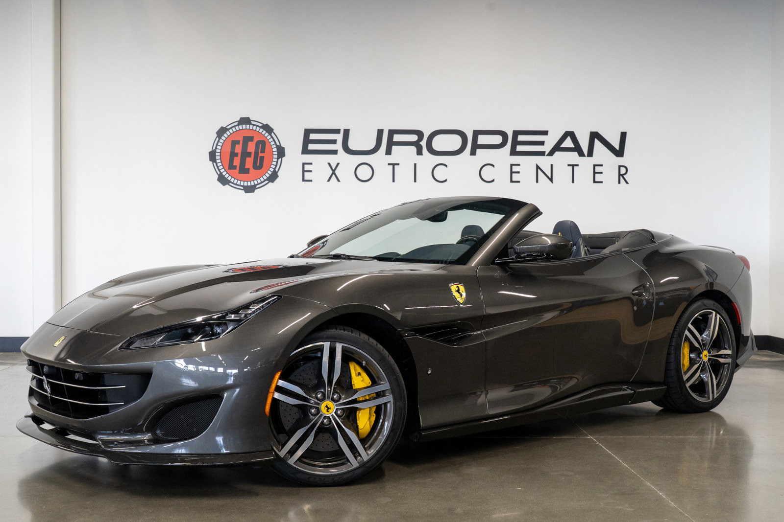 Used 2019 Ferrari Portofino RWD image 35