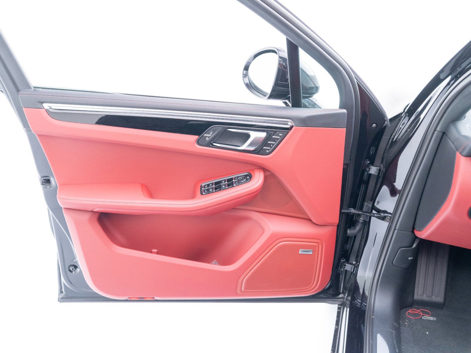 New 2026 Porsche Macan S image 22