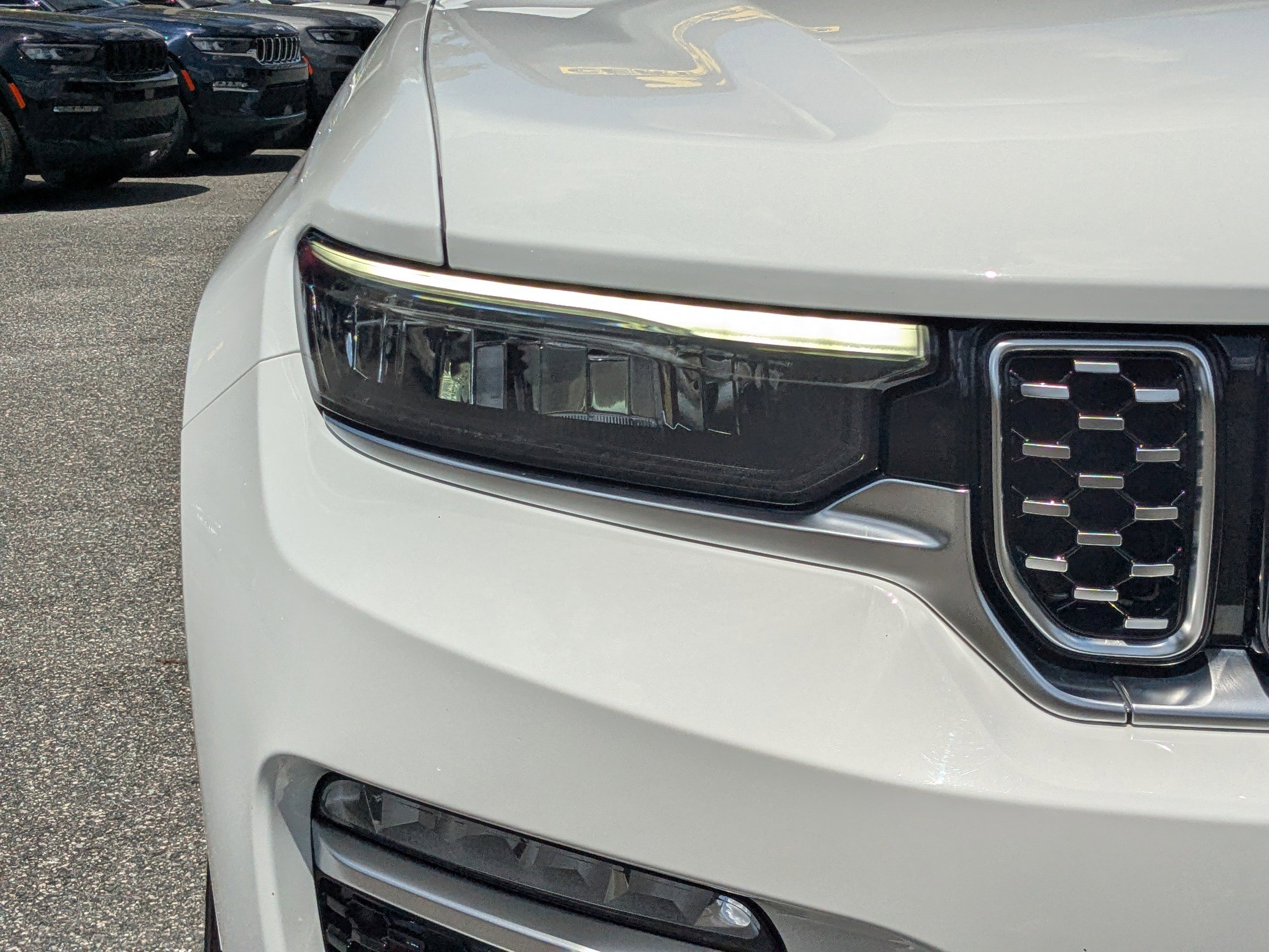 Certified 2023 Jeep Grand Cherokee Summit w/ Adv Protech Group IV AWD/4WD image 9