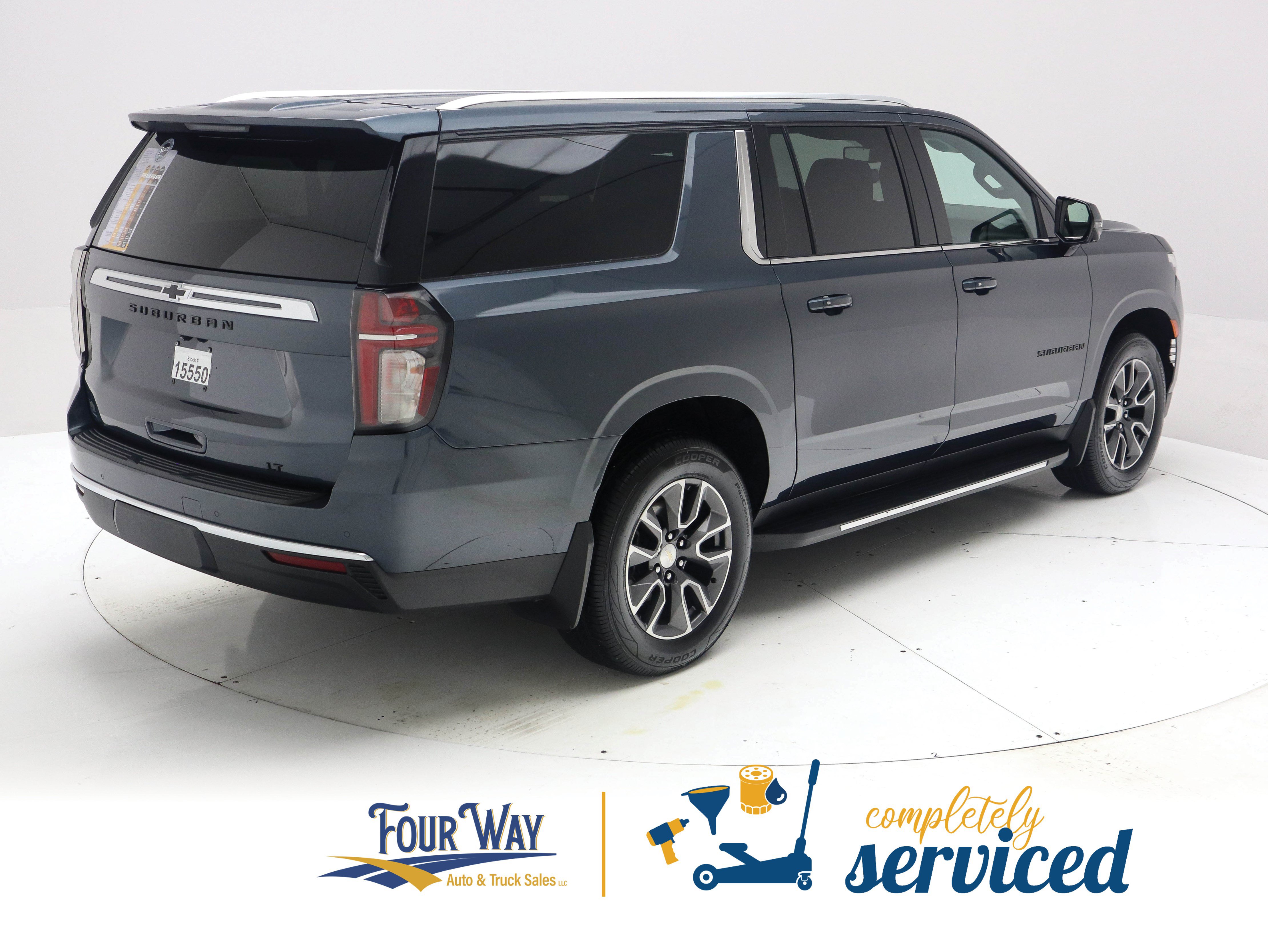 Used 2021 Chevrolet Suburban LT w/ LT Signature Package AWD/4WD image 4