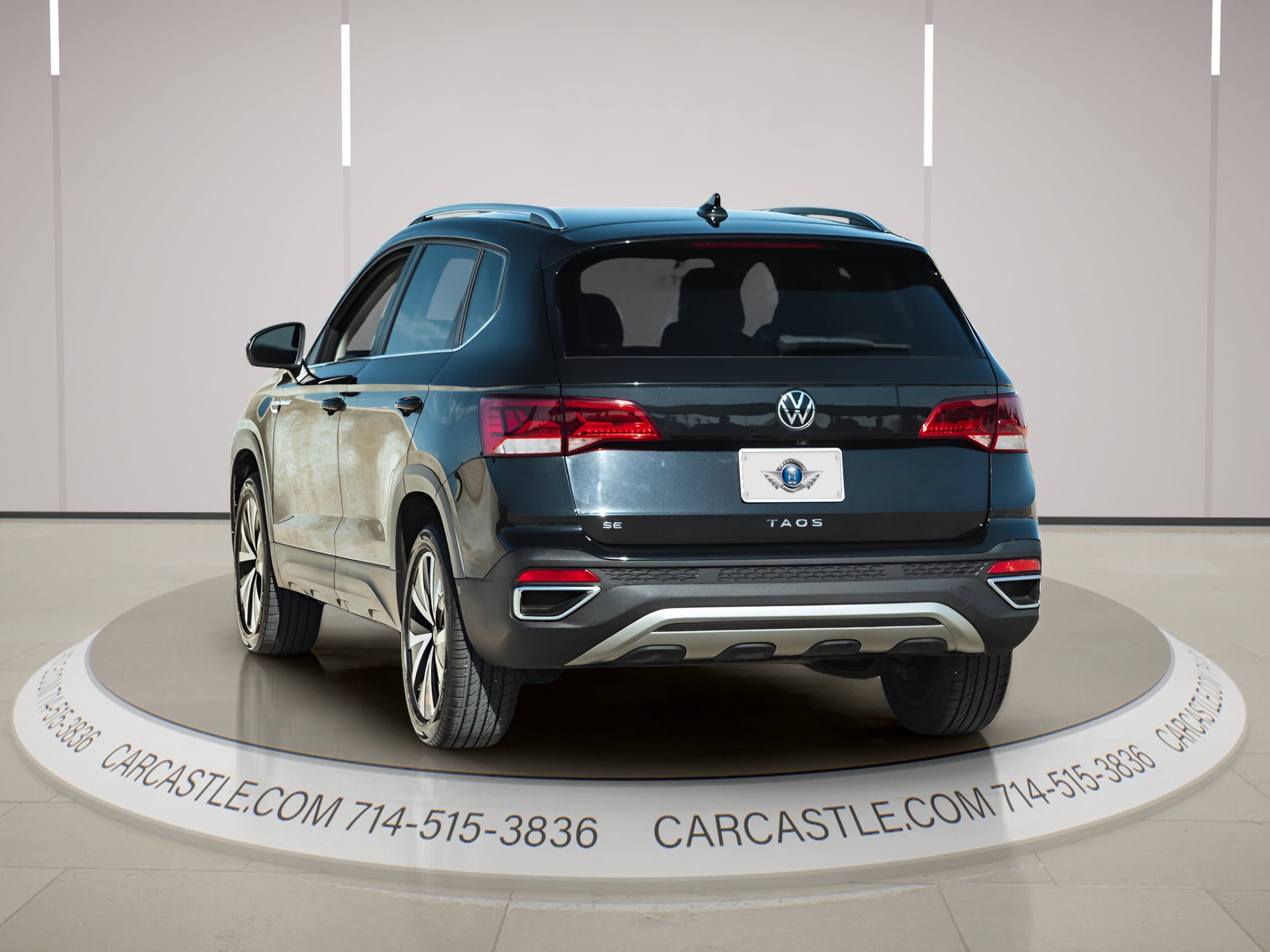 Used 2022 Volkswagen Taos SE FWD image 3