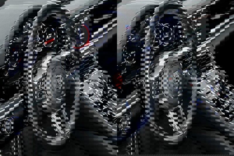 Used 2018 Porsche Panamera 4S image 25