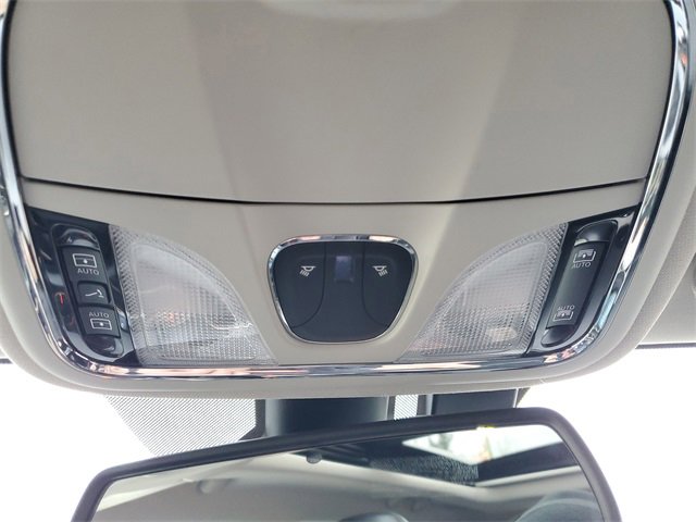 Used 2016 Jeep Cherokee Limited image 31