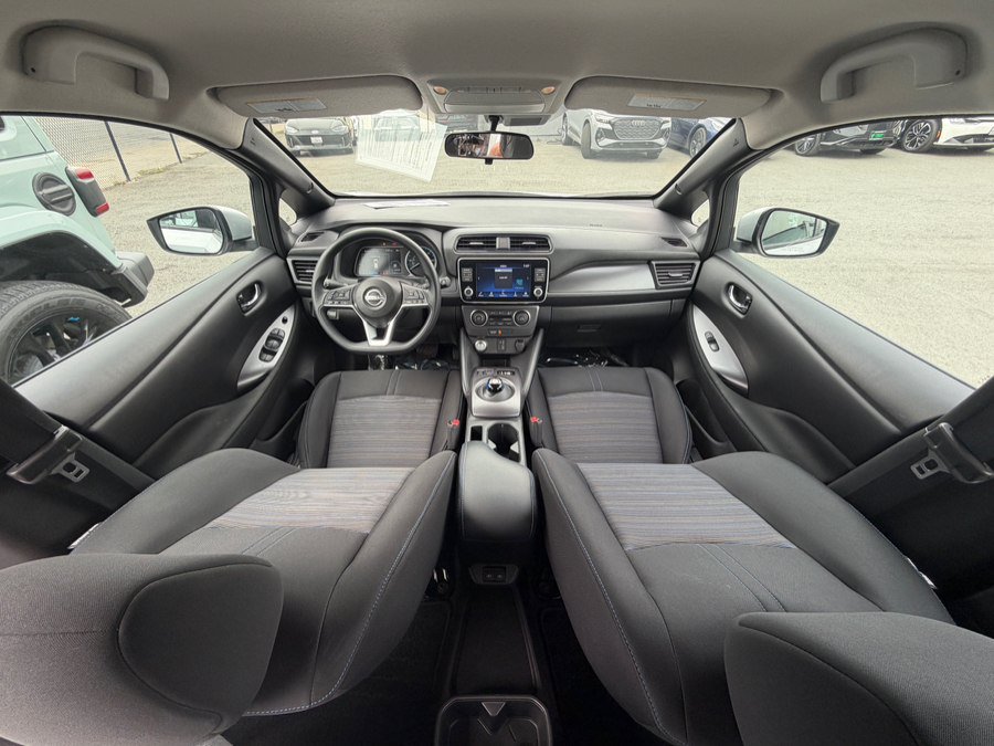 Used 2025 Nissan Leaf S FWD image 21