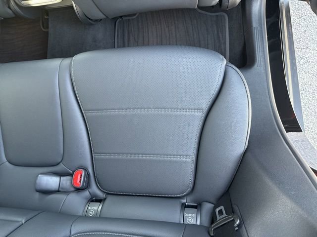 Used 2025 Mercedes-Benz GLC 300 4MATIC image 28