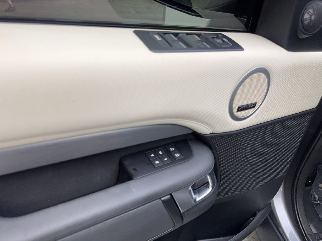 Used 2023 Land Rover Discovery S R-Dynamic AWD/4WD image 34