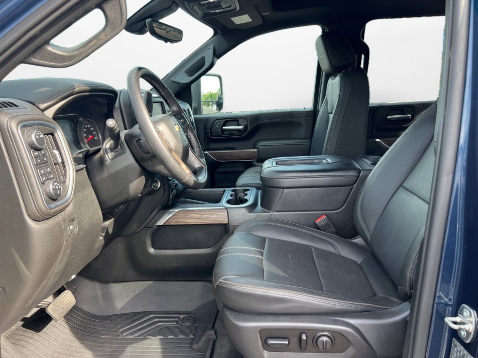 Used 2020 Chevrolet Silverado 3500 High Country w/ Z71 Off-Road Package AWD/4WD image 11
