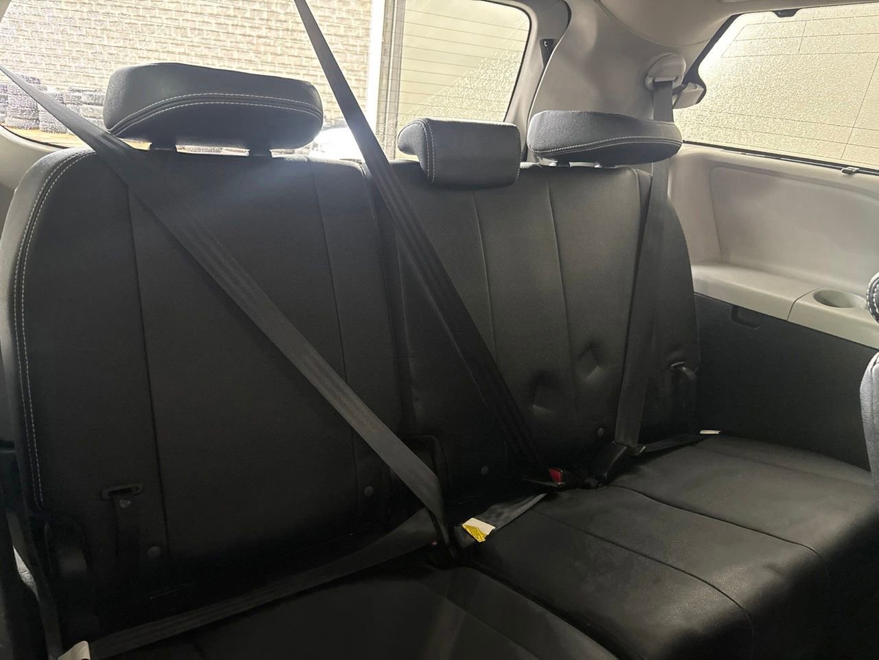 Used 2016 Toyota Sienna SE w/ SE Preferred Package FWD image 25
