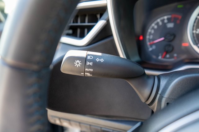 Used 2022 Toyota Corolla SE w/ SE Preferred Package image 23