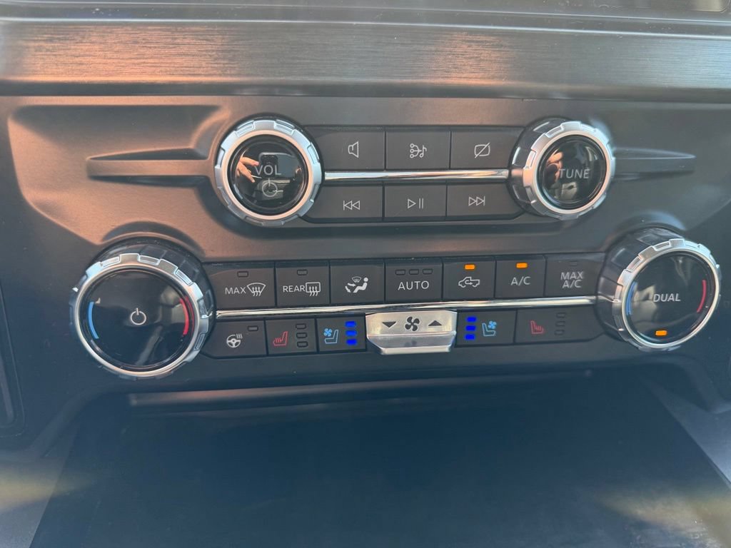 Used 2023 Ford F250 Lariat w/ Sport Appearance Package AWD/4WD image 14