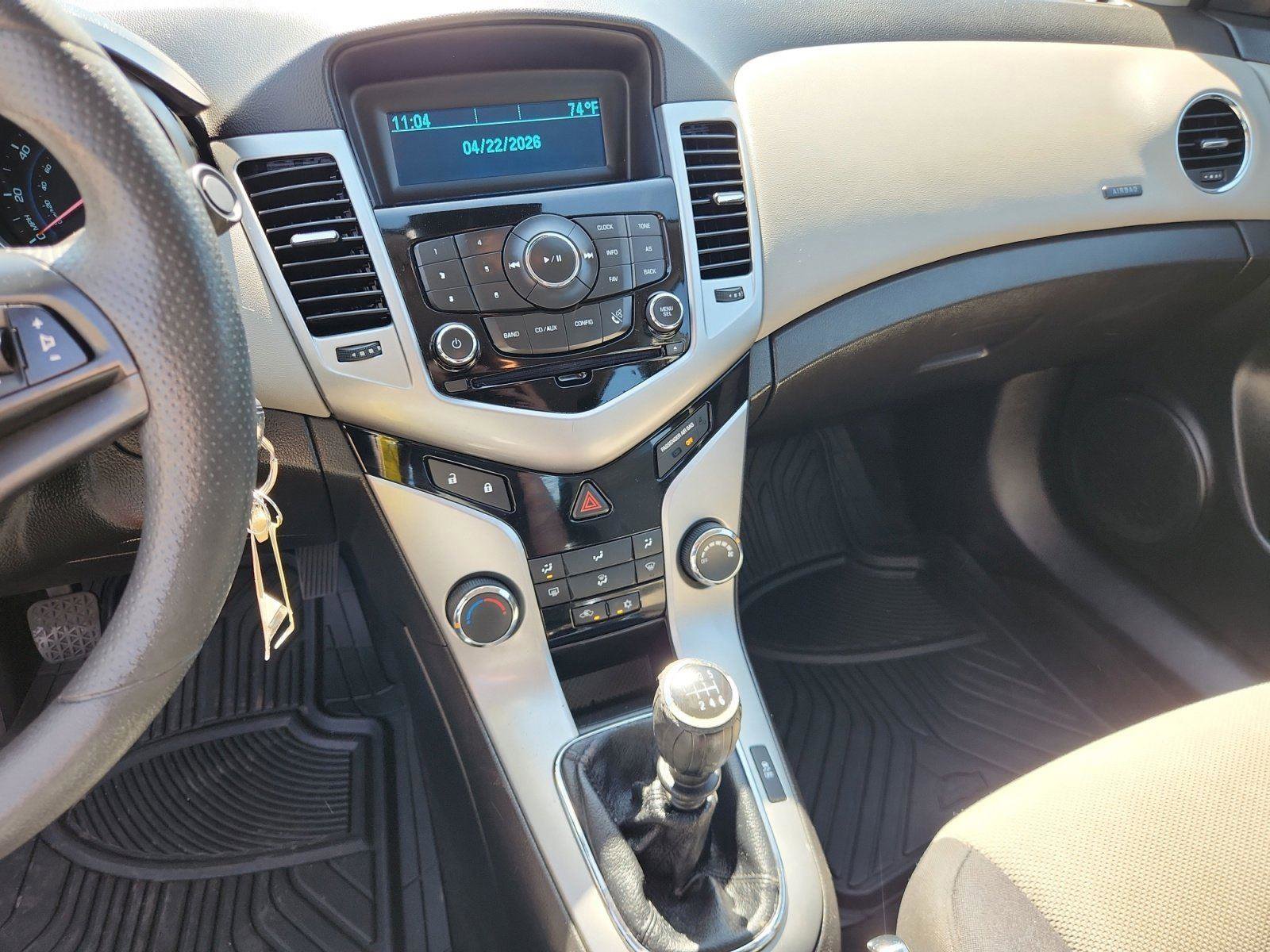 Used 2014 Chevrolet Cruze LS FWD image 24