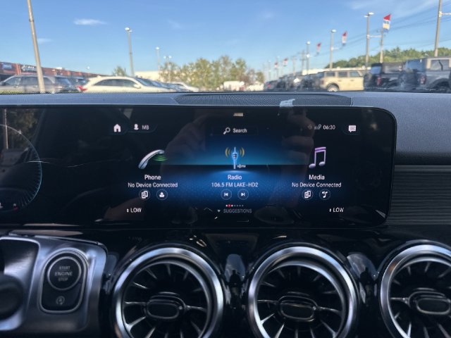 Used 2023 Mercedes-Benz GLB 250 4MATIC w/ Premium Package image 20