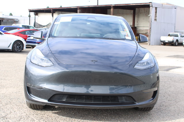 Used 2024 Tesla Model Y Long Range RWD image 2