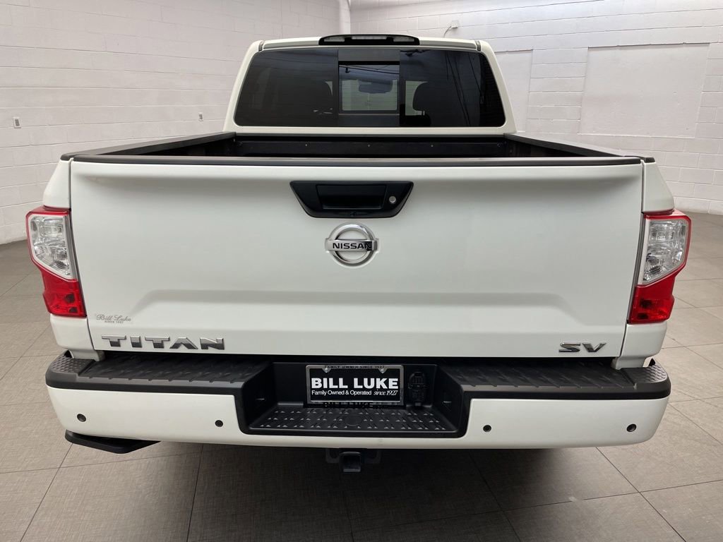 Used 2021 Nissan Titan SV w/ SV Convenience Package RWD image 6