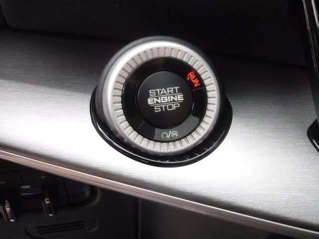 New 2026 Jeep Grand Wagoneer 4WD image 33