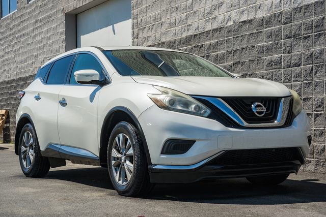 Used 2015 Nissan Murano S FWD image 2