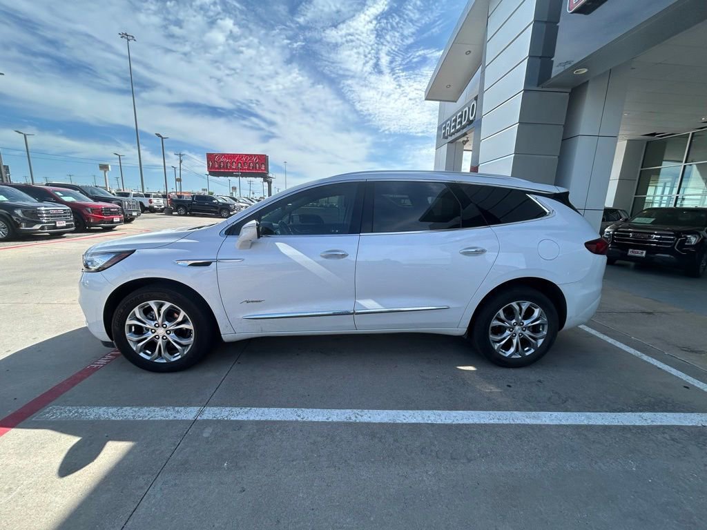 Used 2021 Buick Enclave Avenir w/ Avenir Technology Package FWD image 2