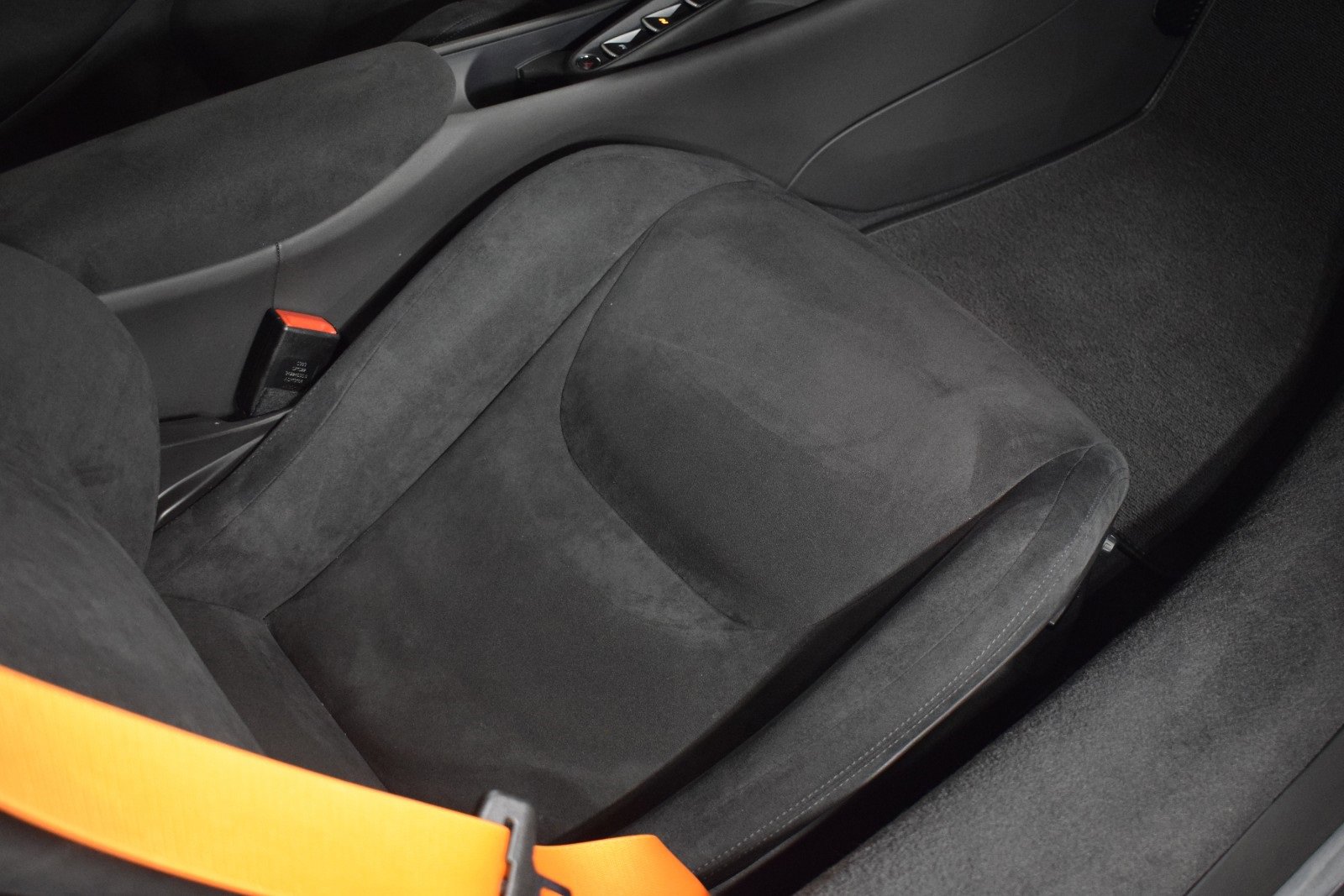 Used 2023 McLaren Artura image 19