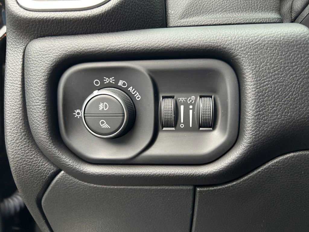 Used 2020 RAM 2500 Big Horn w/ Level 2 Equipment Group image 21