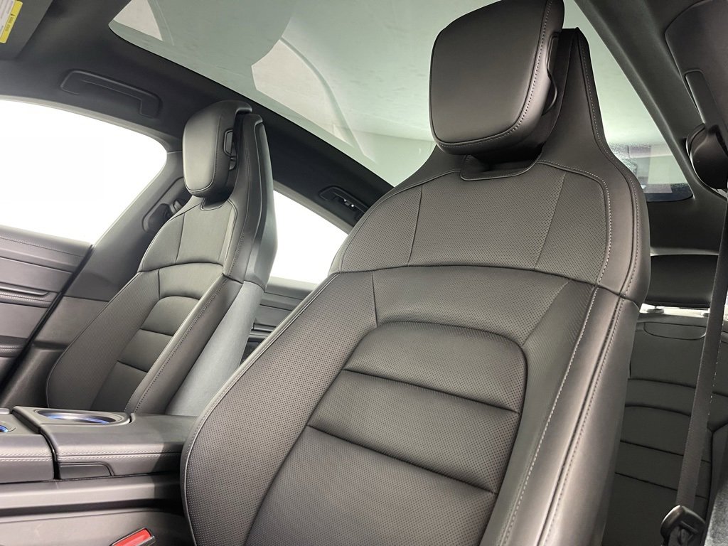 Used 2024 Porsche Taycan 4S image 5