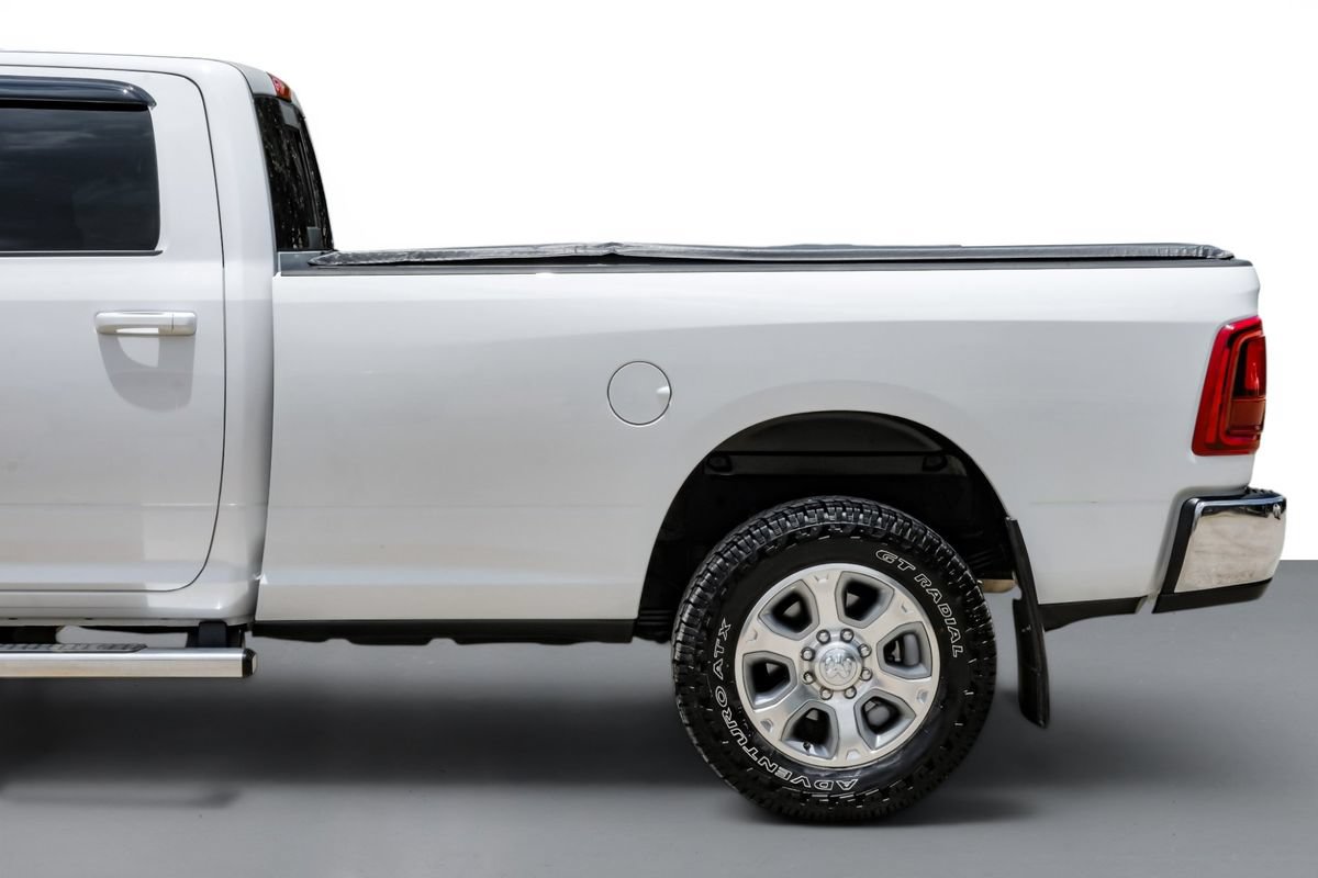 Used 2025 RAM 3500 Laramie AWD/4WD image 11