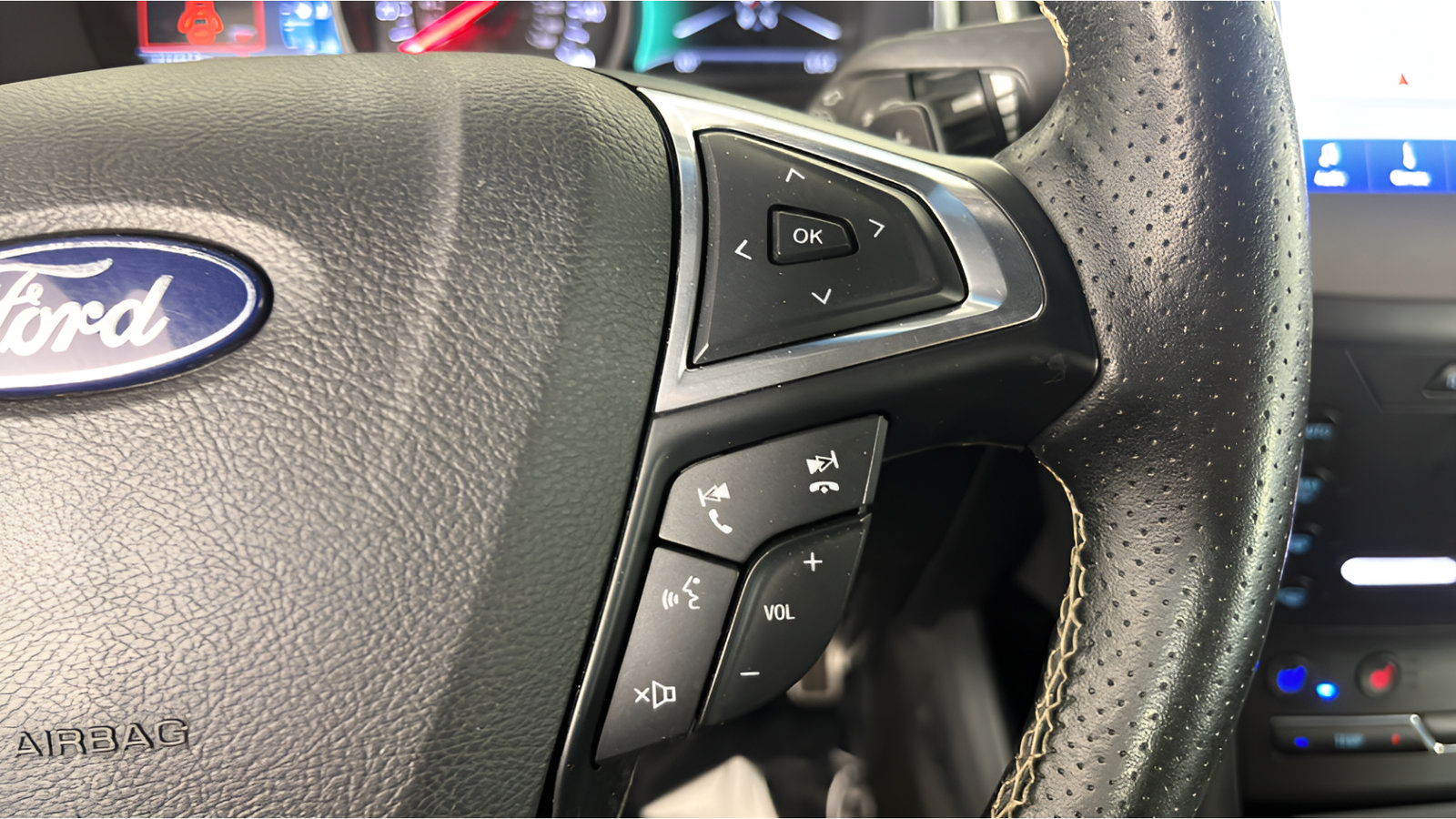 Used 2020 Ford Edge ST w/ Equipment Group 401A AWD/4WD image 25