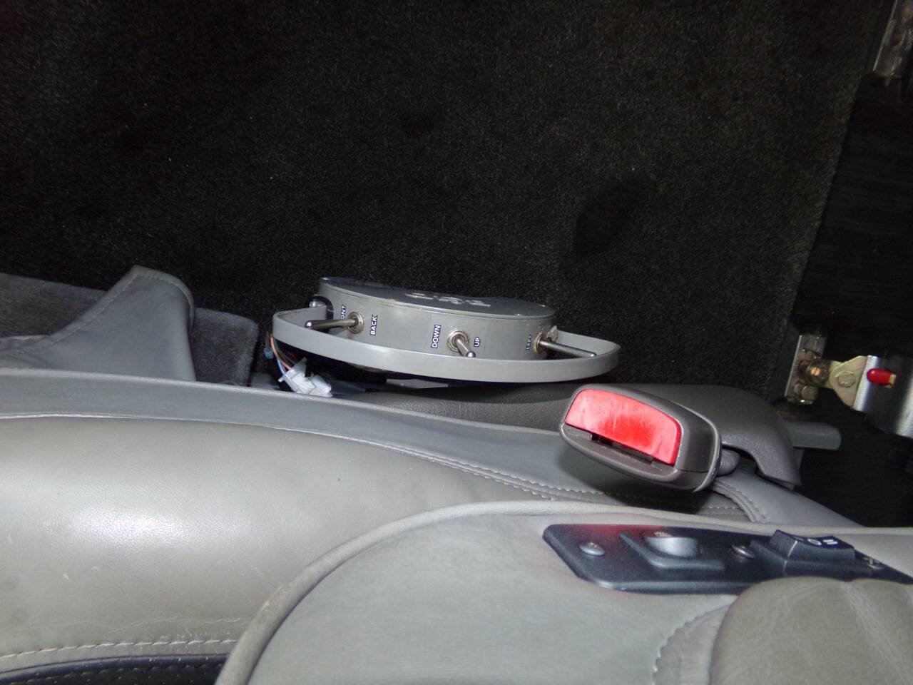 Used 2010 GMC Savana 1500 w/ Preferred Equipment Group image 63