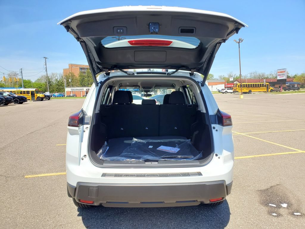 New 2026 Nissan Rogue SV AWD/4WD image 8