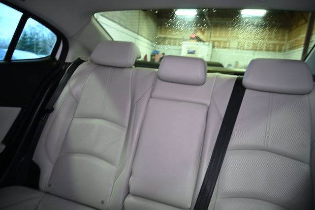 Used 2018 MAZDA MAZDA3 Grand Touring w/ Premium Equipment Package image 23