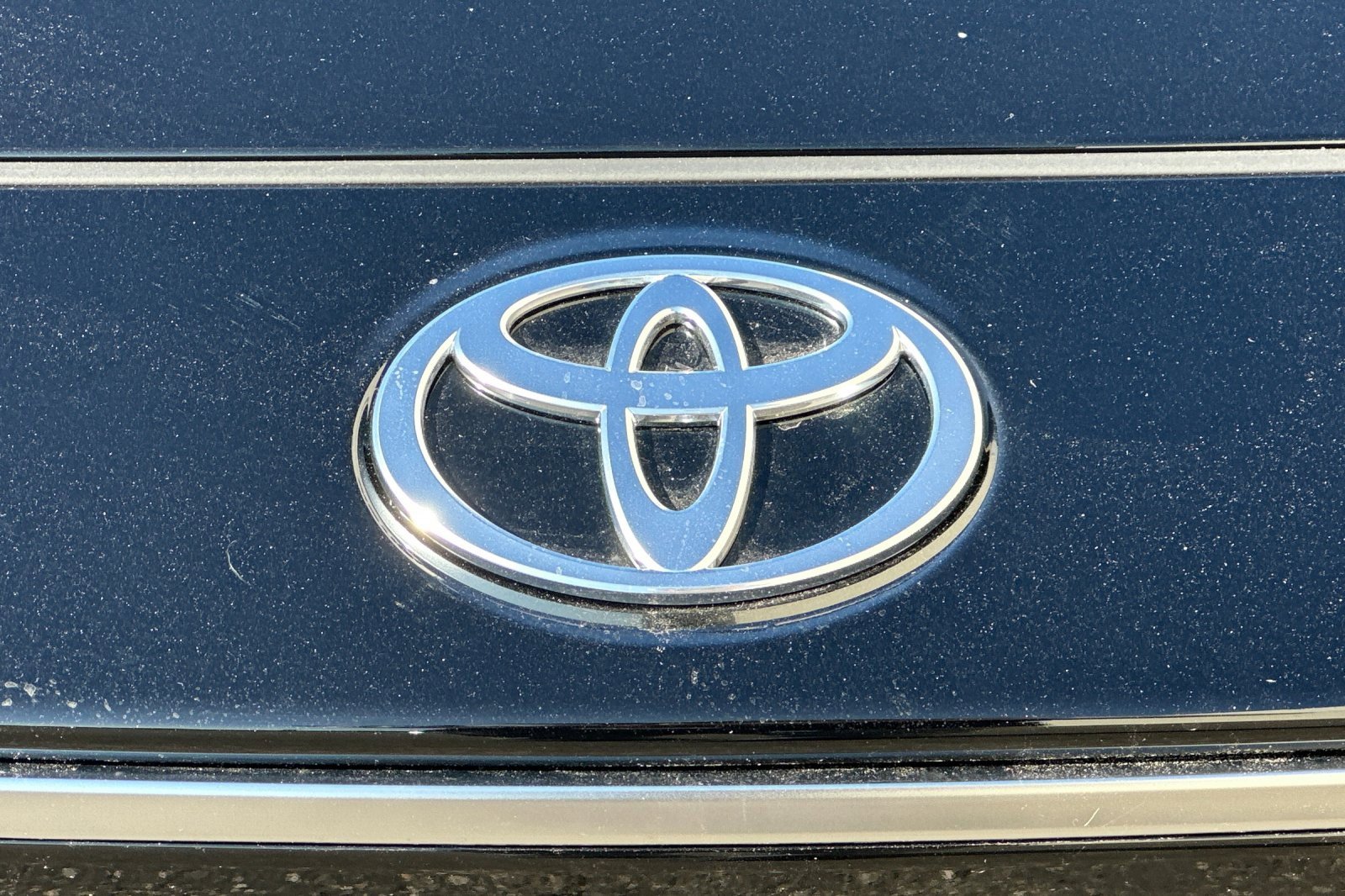 Used 2025 Toyota bZ4X AWD image 38